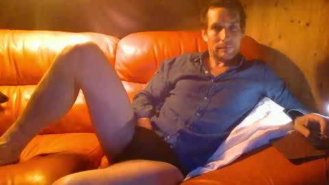 Snapshot of paueriwan chatting on November 8, 2025, 9:57 pm paueriwan online show from November 8, 2025, 9:57 pm