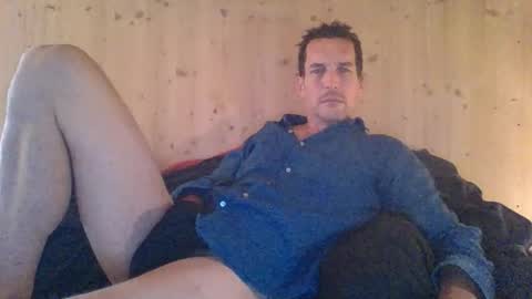 Snapshot of paueriwan chatting on November 10, 2025, 10:03 am paueriwan online show from November 10, 2025, 10:03 am