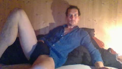 Snapshot of paueriwan chatting on November 12, 2025, 8:08 pm paueriwan online show from November 12, 2025, 8:08 pm