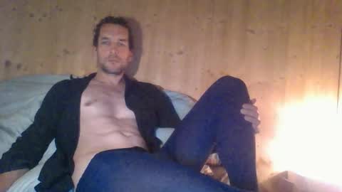 Snapshot of paueriwan chatting on December 18, 2025, 8:31 am paueriwan online show from December 18, 2025, 8:31 am