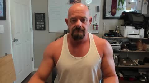 Snapshot of paul_hstrm chatting on March 3, 2025, 4:35 pm Justeffingaround online show from March 3, 2025, 4:35 pm