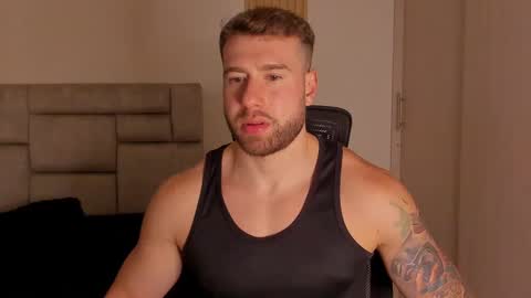 Snapshot of paul_roger chatting on December 13, 2024, 2:21 am PAUL ROGER online show from December 13, 2024, 2:21 am