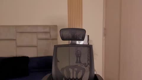 Snapshot of paul_roger chatting on January 28, 2025, 12:57 am PAUL ROGER online show from January 28, 2025, 12:57 am