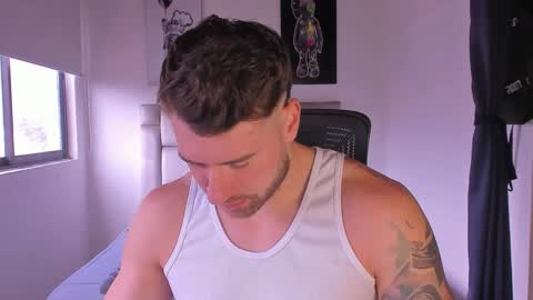 Snapshot of paul_roger chatting on February 18, 2025, 2:16 pm PAUL ROGER online show from February 18, 2025, 2:16 pm