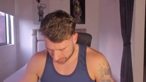 Snapshot of paul_roger chatting on February 25, 2025, 11:00 pm PAUL ROGER online show from February 25, 2025, 11:00 pm