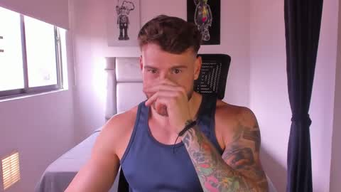 Snapshot of paul_roger chatting on March 4, 2025, 4:52 pm PAUL ROGER online show from March 4, 2025, 4:52 pm