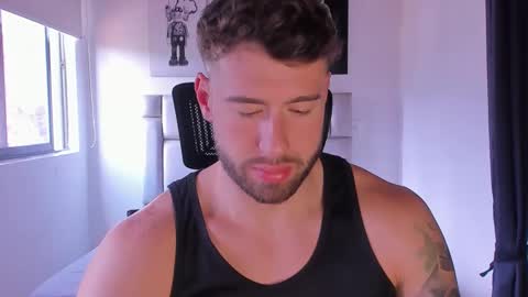 Snapshot of paul_roger chatting on March 8, 2025, 5:22 pm PAUL ROGER online show from March 8, 2025, 5:22 pm