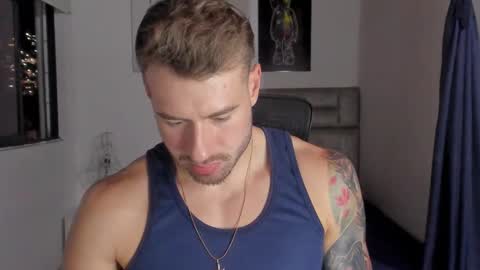 Snapshot of paul_roger chatting on November 8, 2025, 2:12 am PAUL ROGER online show from November 8, 2025, 2:12 am