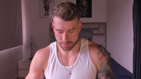 Snapshot of paul_roger chatting on November 23, 2025, 5:13 pm PAUL ROGER online show from November 23, 2025, 5:13 pm