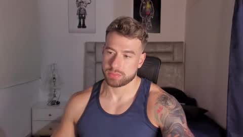 Snapshot of paul_roger chatting on November 29, 2025, 11:19 pm PAUL ROGER online show from November 29, 2025, 11:19 pm