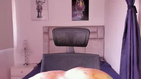 Snapshot of paul_roger chatting on May 30, 2026, 3:53 pm PAUL ROGER online show from May 30, 2026, 3:53 pm