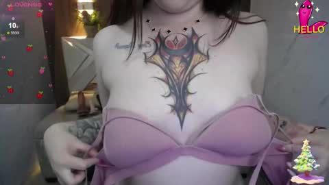 Snapshot of paula_b_ chatting on December 17, 2025, 12:55 pm Paula online show from December 17, 2025, 12:55 pm