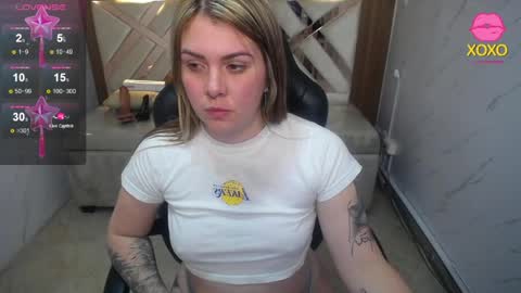 Snapshot of paula_b_ chatting on April 1, 2026, 1:41 pm Paula online show from April 1, 2026, 1:41 pm