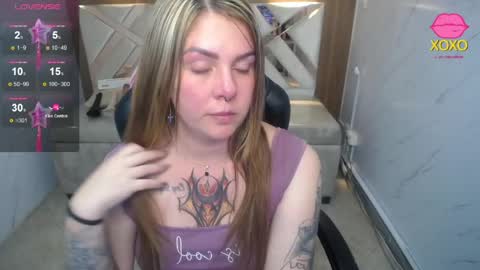 Snapshot of paula_b_ chatting on April 8, 2026, 12:49 pm Paula online show from April 8, 2026, 12:49 pm