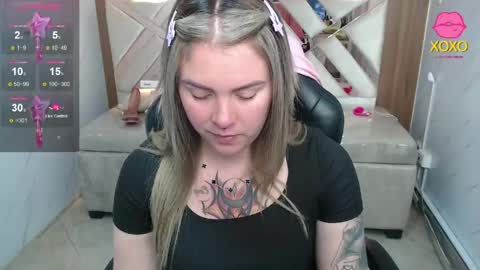 Snapshot of paula_b_ chatting on May 6, 2026, 12:54 pm Paula online show from May 6, 2026, 12:54 pm