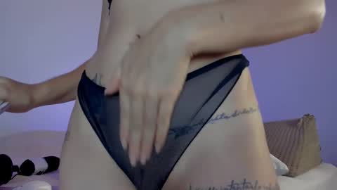 Paula perez - online show from February 4, 2025, 3:00 am