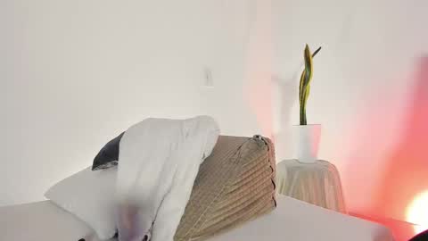 Paula perez - online show from November 4, 2025, 3:16 am