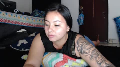 paula_torrez online show from September 18, 2025, 3:25 pm