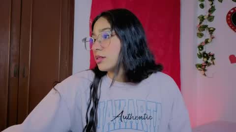 Paula  online show from May 18, 2026, 4:18 am