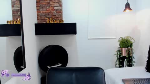 Snapshot of paulafer_ chatting on January 24, 2025, 7:39 pm online show from January 24, 2025, 7:39 pm