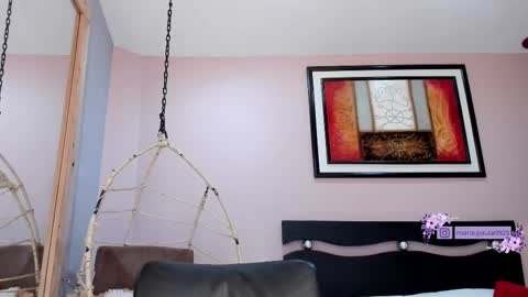 Snapshot of paulafer_ chatting on February 12, 2025, 11:30 pm online show from February 12, 2025, 11:30 pm