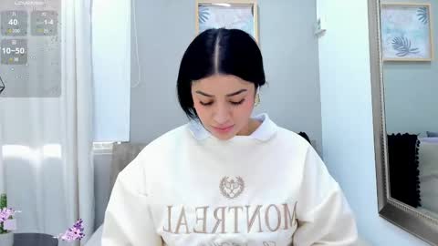 Snapshot of paulafer_ chatting on February 23, 2025, 12:05 pm online show from February 23, 2025, 12:05 pm