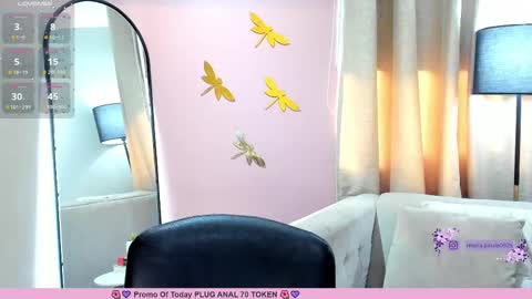 Snapshot of paulafer_ chatting on February 25, 2025, 8:19 pm online show from February 25, 2025, 8:19 pm