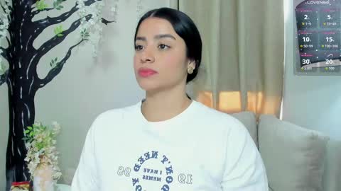 Snapshot of paulafer_ chatting on October 9, 2025, 7:34 pm online show from October 9, 2025, 7:34 pm