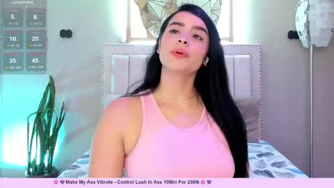 Snapshot of paulafer_ chatting on October 17, 2025, 8:33 pm online show from October 17, 2025, 8:33 pm