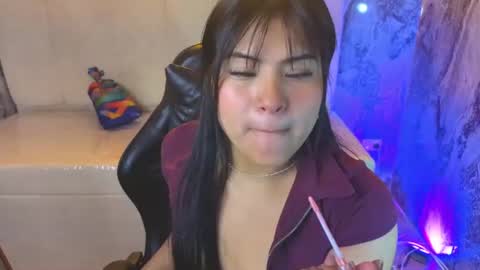 Snapshot of paulette_v chatting on July 11, 2026, 1:36 pm Live 800am 200pm COLOMBIAN HOUR online show from July 11, 2026, 1:36 pm