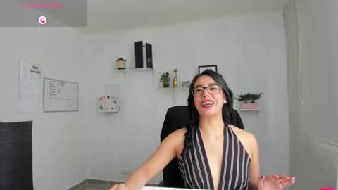 paulina online show from October 6, 2025, 6:05 pm