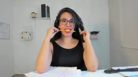 paulina online show from October 7, 2025, 8:06 pm