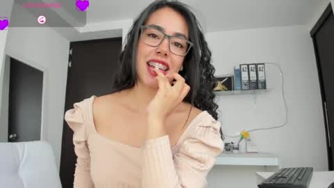 paulina online show from April 3, 2026, 8:51 pm