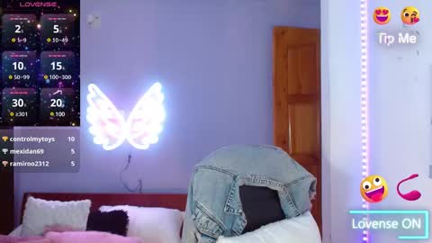 paulina online show from February 18, 2025, 6:58 pm