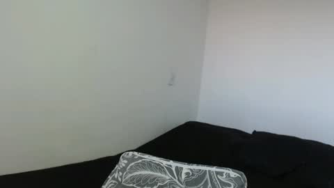 Snapshot of paulina_l chatting on December 17, 2024, 9:38 pm Paulina online show from December 17, 2024, 9:38 pm