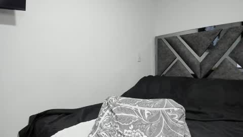 Snapshot of paulina_l chatting on November 13, 2025, 11:25 pm Paulina online show from November 13, 2025, 11:25 pm