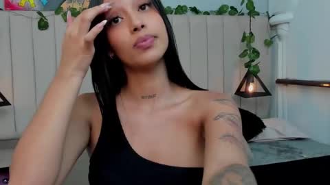 Snapshot of paulina_lopezz chatting on November 11, 2025, 10:32 pm PAULINA online show from November 11, 2025, 10:32 pm