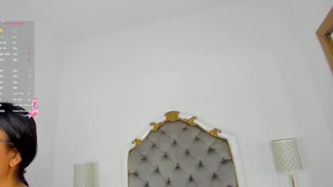 paulina lux online show from February 22, 2026, 2:37 pm