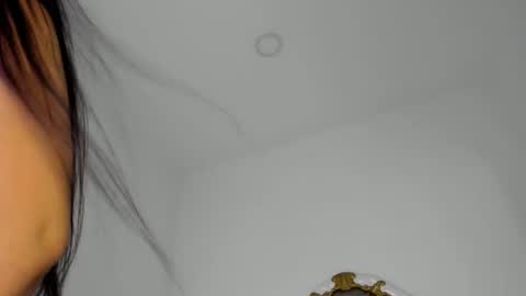 paulina lux online show from March 5, 2026, 8:27 pm