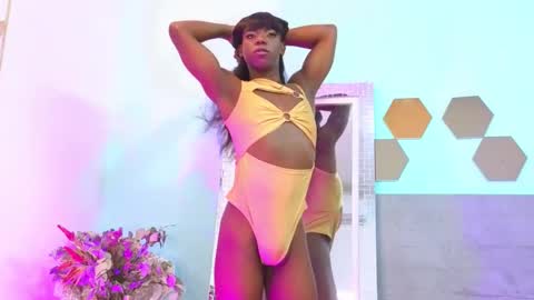 Paulina  online show from November 19, 2025, 7:47 pm