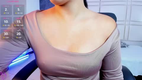 Paulina  online show from April 4, 2026, 12:02 pm