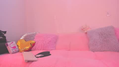 call me ur bbygurl online show from January 8, 2025, 9:23 pm