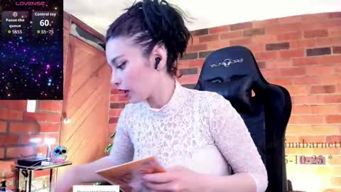 Paulina online show from October 17, 2025, 4:09 pm