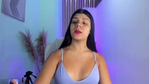 Paulina Belle online show from November 10, 2025, 12:15 pm