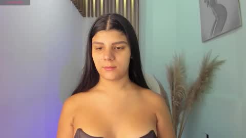 Paulina Belle online show from December 4, 2025, 1:42 pm