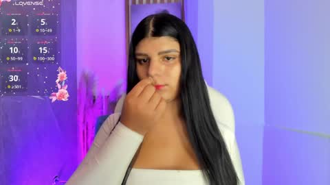 Paulina Belle online show from May 17, 2026, 1:18 pm