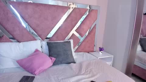 Snapshot of paulinaduarte_ chatting on December 19, 2025, 4:14 pm Paulina online show from December 19, 2025, 4:14 pm