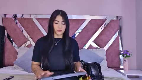 Snapshot of paulinaduarte_ chatting on June 22, 2026, 12:35 pm Paulina online show from June 22, 2026, 12:35 pm
