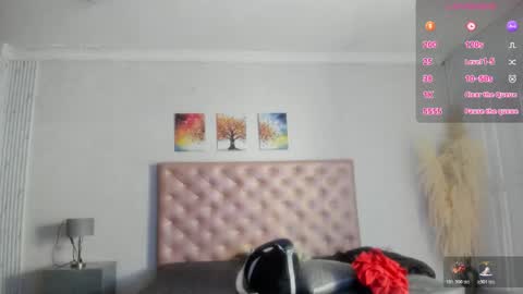 Snapshot of paulinasaeenz chatting on November 17, 2025, 12:44 pm PaulinaSaennz online show from November 17, 2025, 12:44 pm