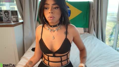 paulinne_clark online show from March 6, 2026, 7:43 pm